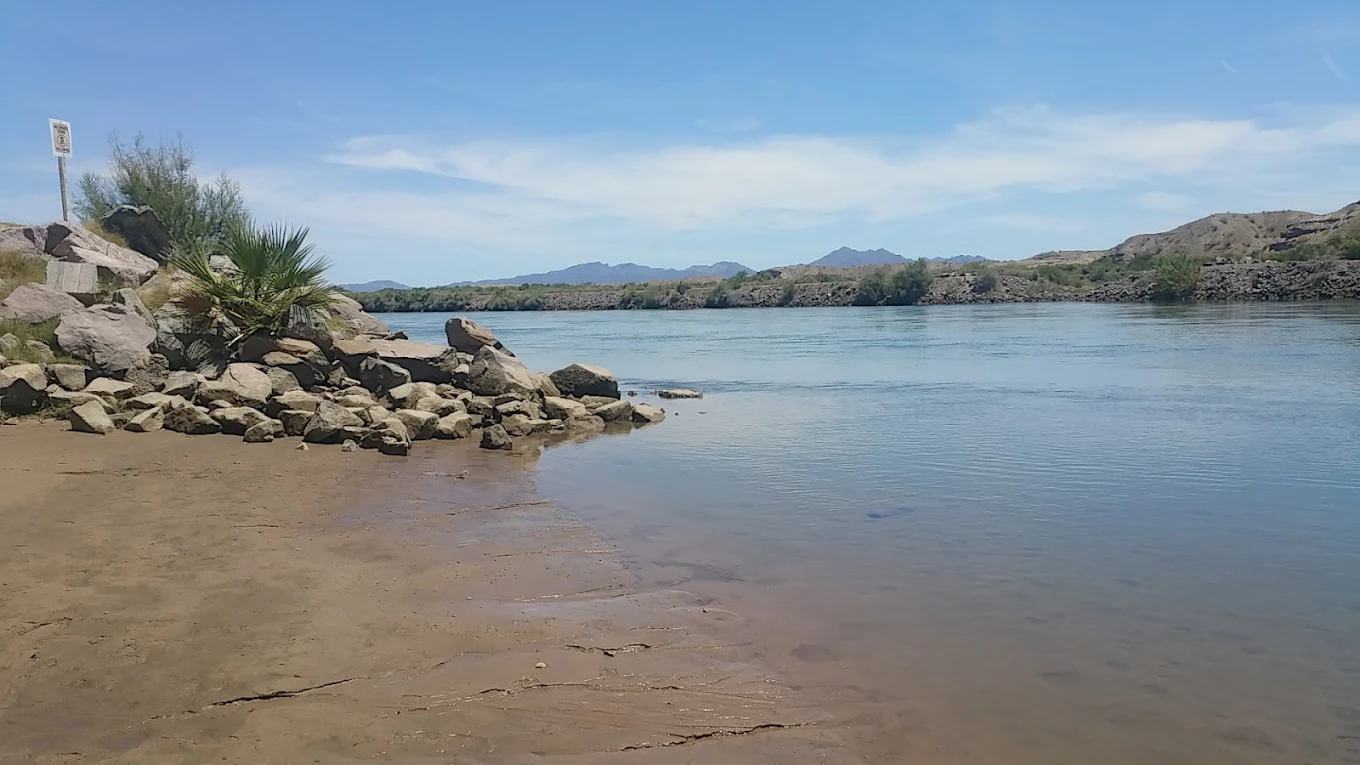 Colorado River shoreline at McIntyre Resort